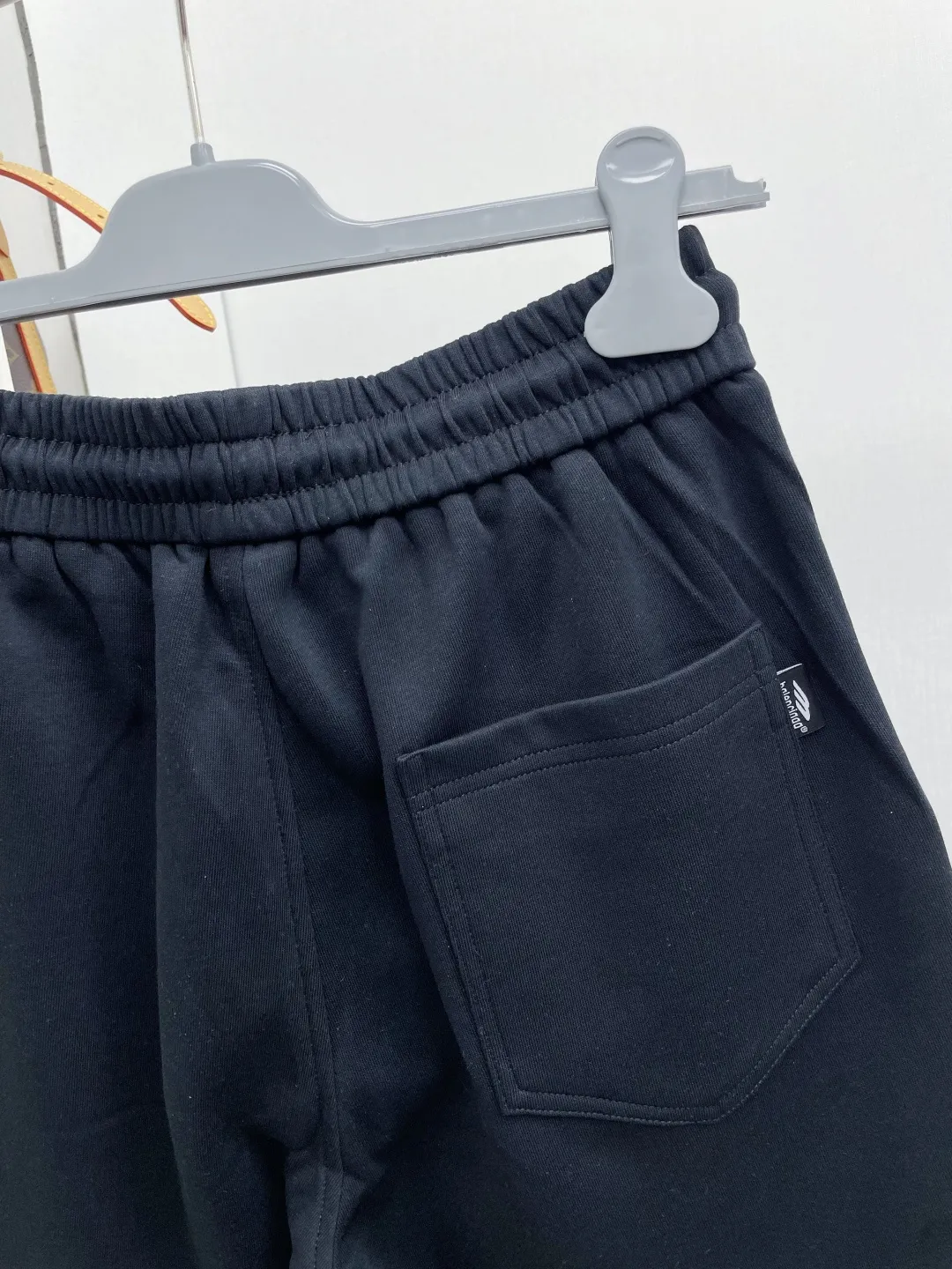 Bal Paris 2026 summer New Arrival embroidered letters 🪡 brand LOGO casual shorts DD are on sale simultaneously on the official website. Brand Classic LOGO casual pants, customized fabrics, excellent comfort and strong touch. Highly recognisable, perfect appearance and craftsmanship. Size:M-3XL